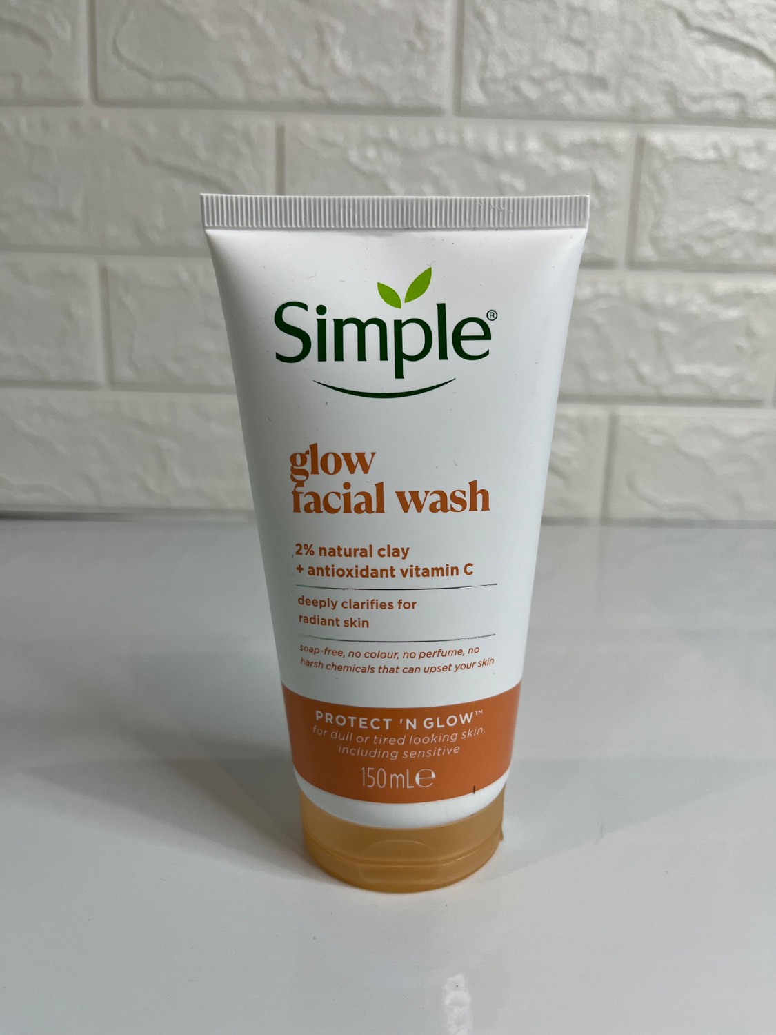 ژل شستشوی سیمپل glow facial wash